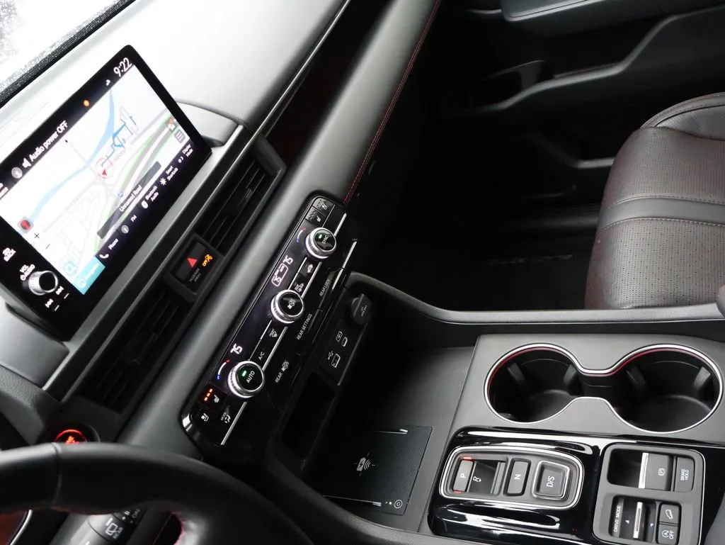 2025 Honda Pilot Black Edition - Photo 19
