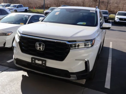 Another view of 2025 Honda Pilot Elite for sale in Kansas City, MO at Jay Wolfe Honda
