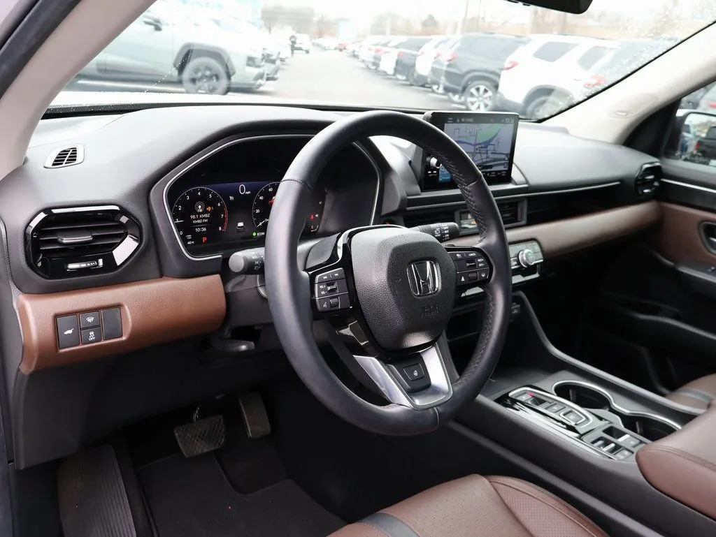 2025 Honda Pilot Elite - Photo 18