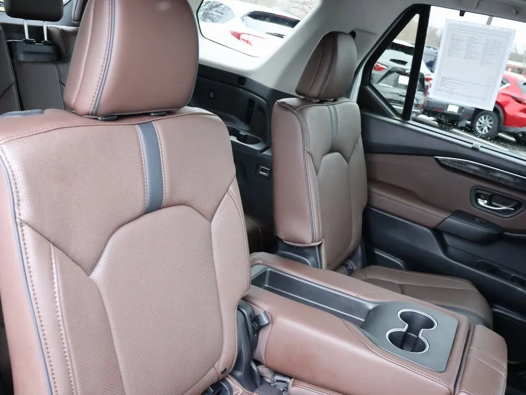 2025 Honda Pilot Elite - Photo 12