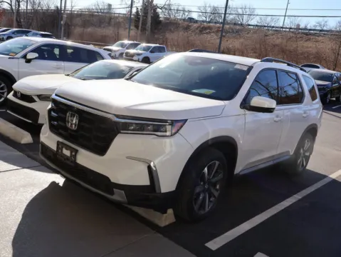 More photos of 2025 Honda Pilot Elite at Jay Wolfe Honda, MO
