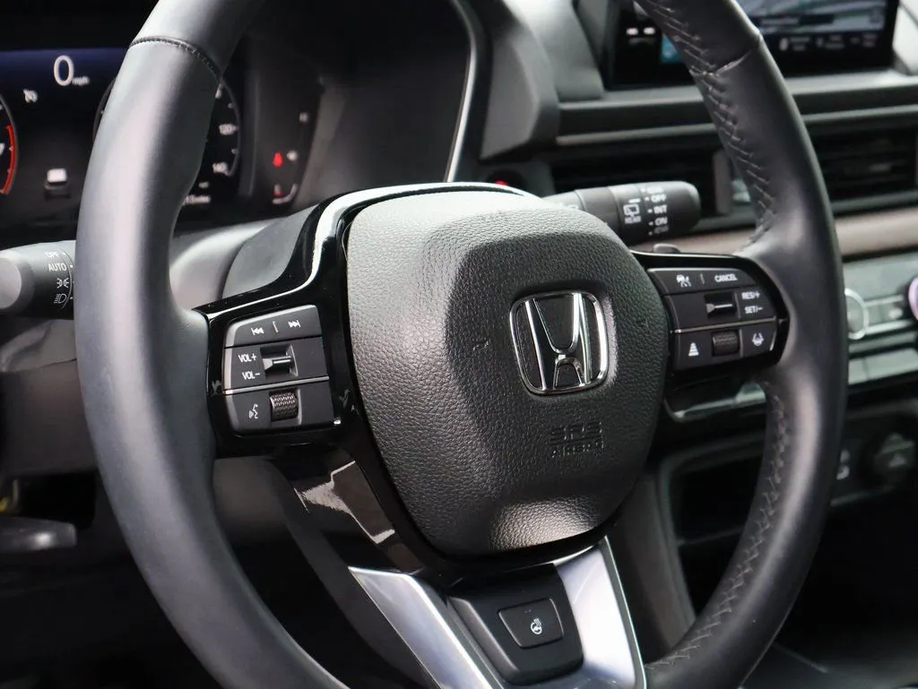 2025 Honda Pilot Elite - Photo 19