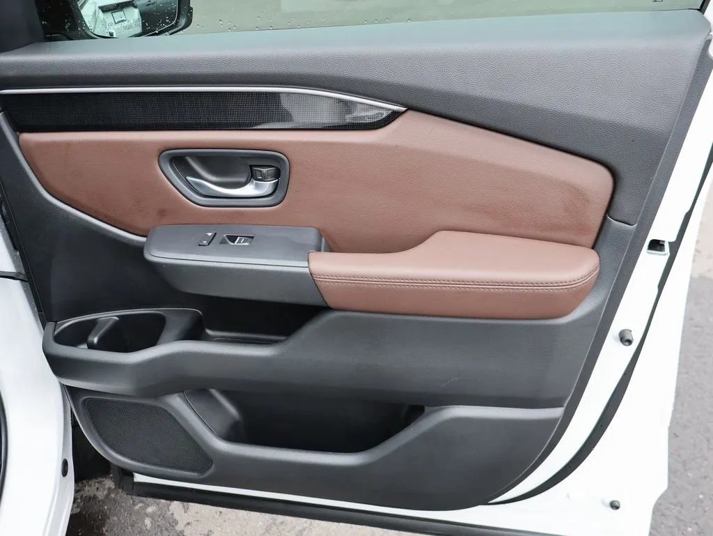 2025 Honda Pilot Elite - Photo 11
