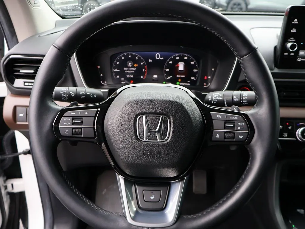 2025 Honda Pilot Elite - Photo 31