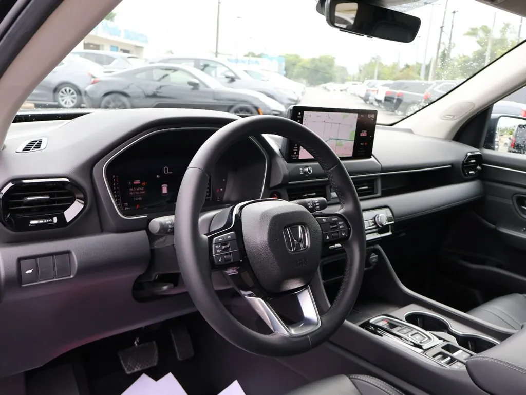 2026 Honda Pilot Touring - Photo 17