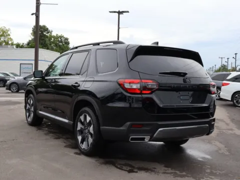 More photos of 2026 Honda Pilot Touring at Jay Wolfe Honda, MO