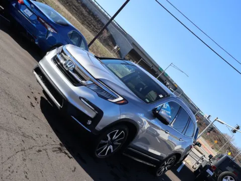 Another view of 2022 Honda Pilot Elite for sale in Kansas City, MO at Jay Wolfe Honda