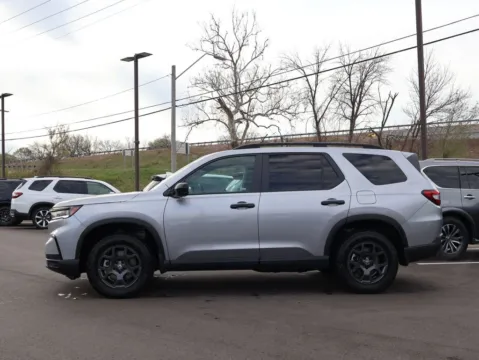 More photos of 2025 Honda Pilot TrailSport at Jay Wolfe Honda, MO