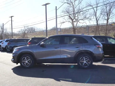 More photos of 2024 Honda HR-V EX-L at Jay Wolfe Honda, MO