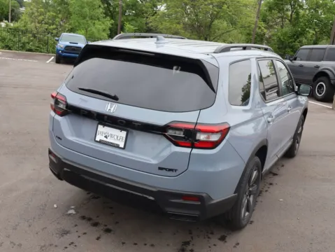 More photos of 2026 Honda Pilot Sport at Jay Wolfe Honda, MO