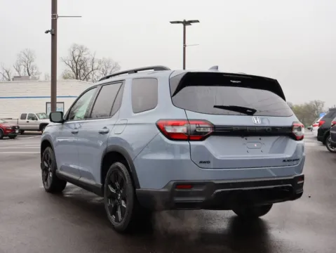 More photos of 2026 Honda Pilot Black Edition at Jay Wolfe Honda, MO