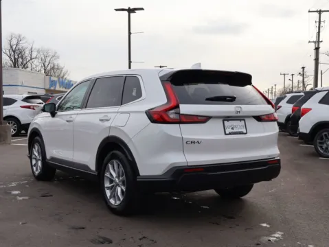 More photos of 2024 Honda CR-V EX-L at Jay Wolfe Honda, MO