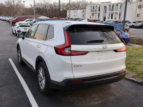 More photos of 2024 Honda CR-V EX-L at Jay Wolfe Honda, MO
