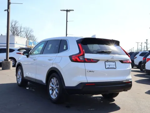 More photos of 2024 Honda CR-V EX-L at Jay Wolfe Honda, MO