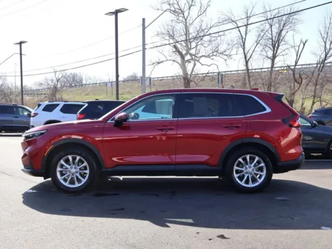 More photos of 2024 Honda CR-V EX-L at Jay Wolfe Honda, MO