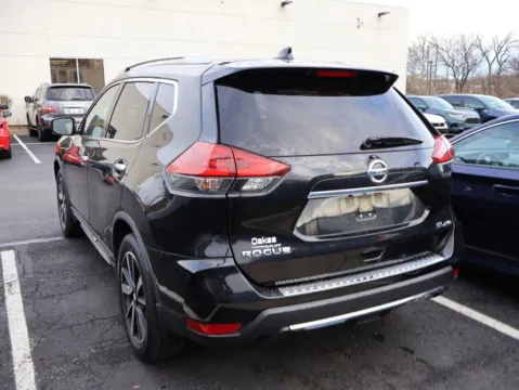 More photos of 2018 Nissan Rogue SL at Jay Wolfe Honda, MO