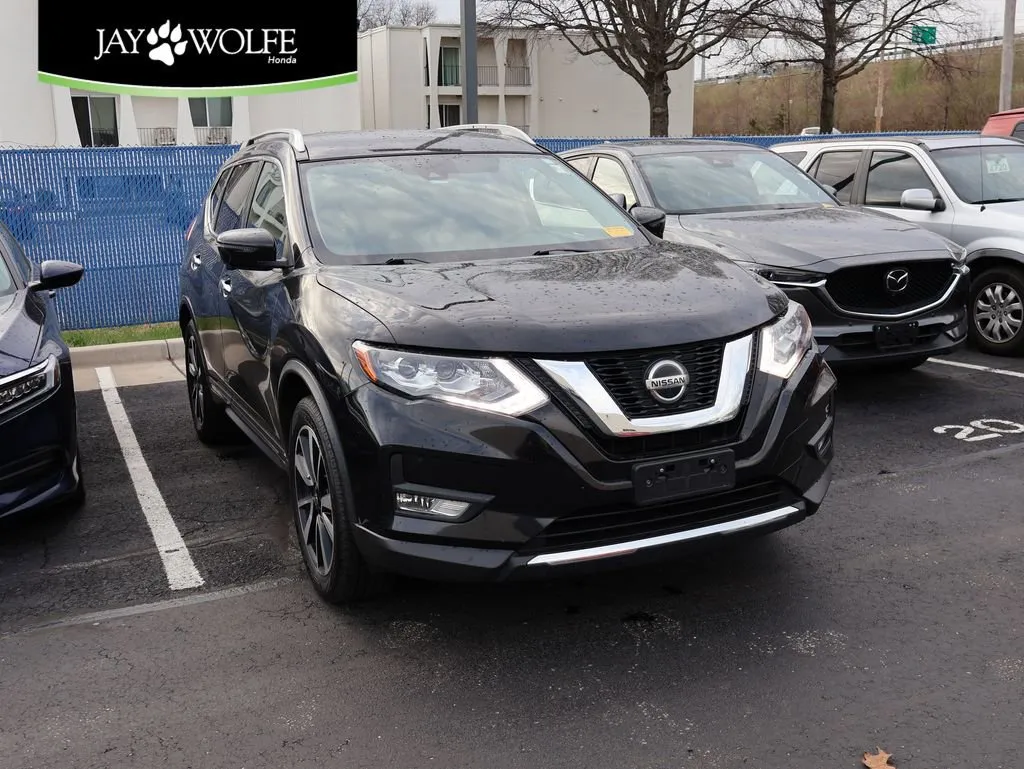 Used 2018 Nissan Rogue SL with VIN JN8AT2MV3JW341649 for sale in Kansas City