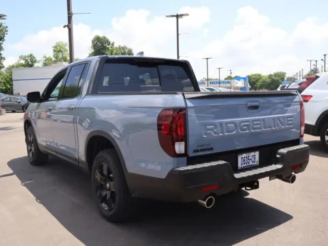 More photos of 2026 Honda Ridgeline Black Edition at Jay Wolfe Honda, MO