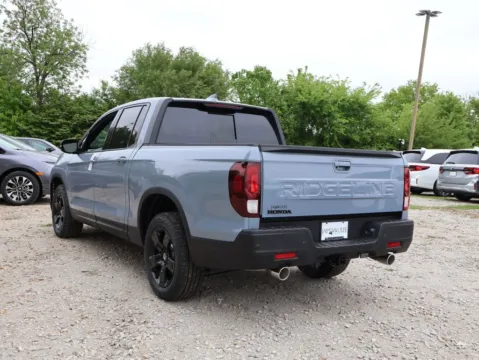 More photos of 2026 Honda Ridgeline Black Edition at Jay Wolfe Honda, MO