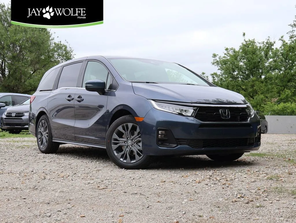 2026 Honda Odyssey Touring's photo