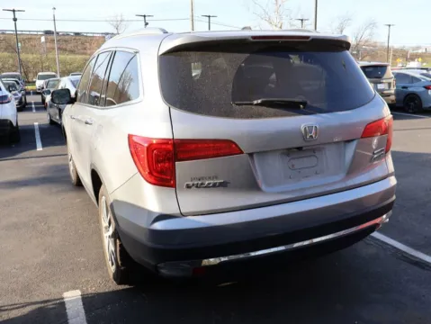 More photos of 2017 Honda Pilot Touring at Jay Wolfe Honda, MO