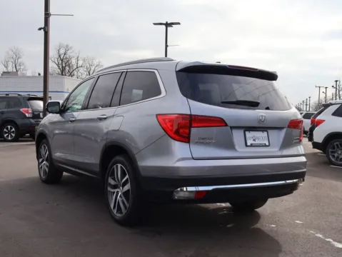 More photos of 2017 Honda Pilot Touring at Jay Wolfe Honda, MO