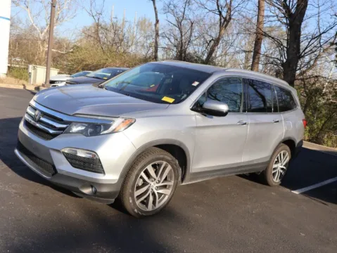 More photos of 2017 Honda Pilot Touring at Jay Wolfe Honda, MO