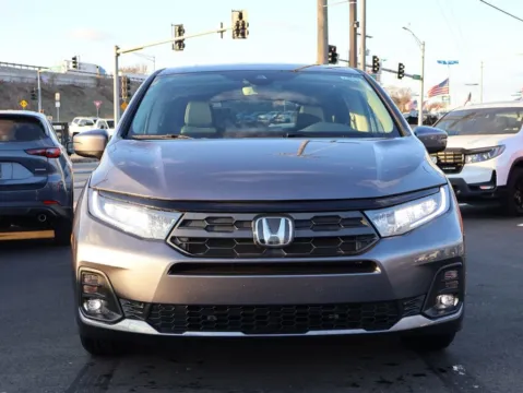 Photos of 2026 Honda Odyssey EX-L for sale in Kansas City, MO at Jay Wolfe Honda