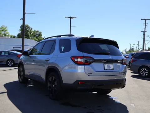 More photos of 2026 Honda Pilot Black Edition at Jay Wolfe Honda, MO