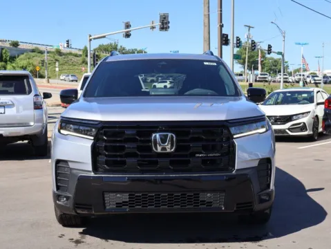 Photos of 2026 Honda Pilot Black Edition for sale in Kansas City, MO at Jay Wolfe Honda