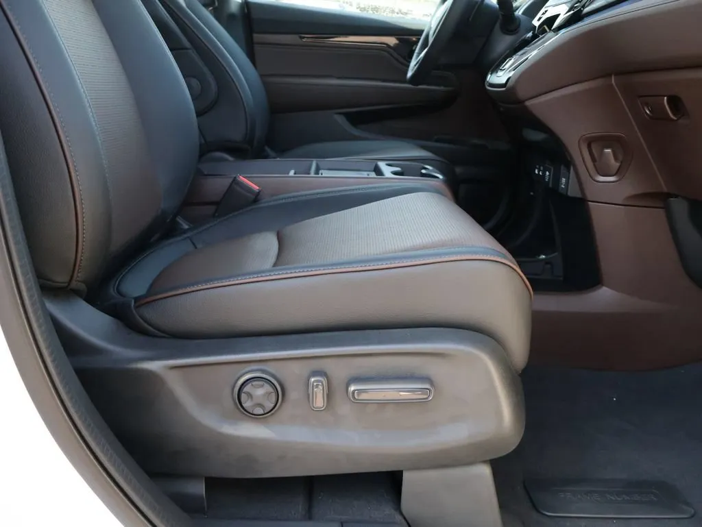 2026 Honda Odyssey Elite - Photo 7