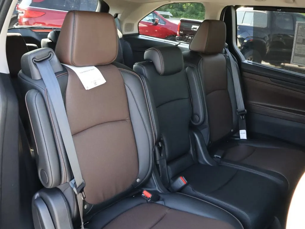 2026 Honda Odyssey Elite - Photo 8