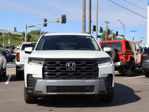 Photos of 2026 Honda Pilot EX-L for sale in Kansas City, MO at Jay Wolfe Honda