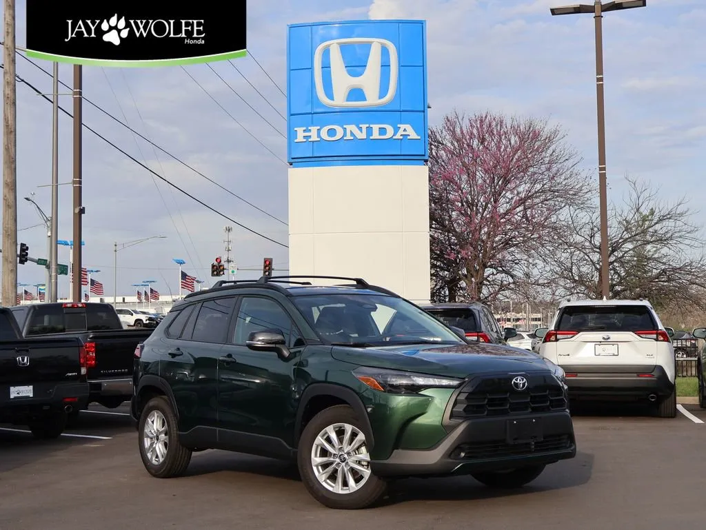 2026 Toyota Corolla Cross LE