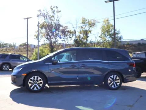 Another view of 2026 Honda Odyssey EX-L for sale in Kansas City, MO at Jay Wolfe Honda