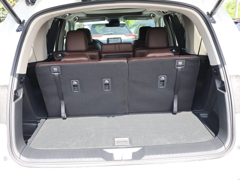 2025 Honda Pilot Elite - Photo 16