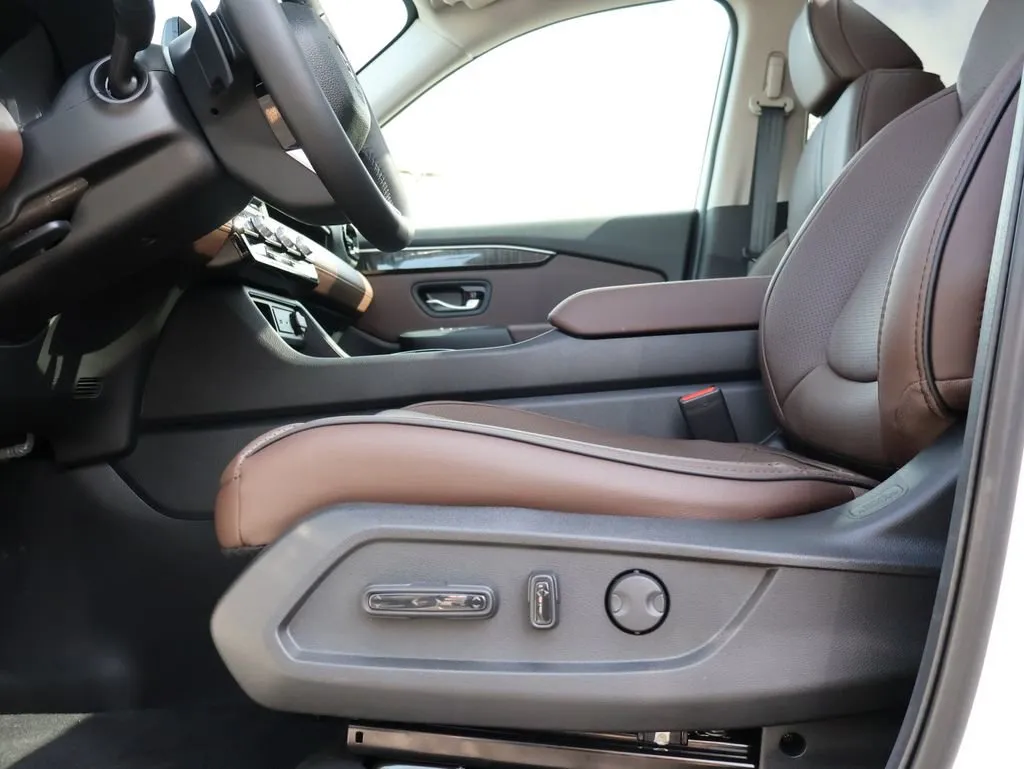2025 Honda Pilot Elite - Photo 34