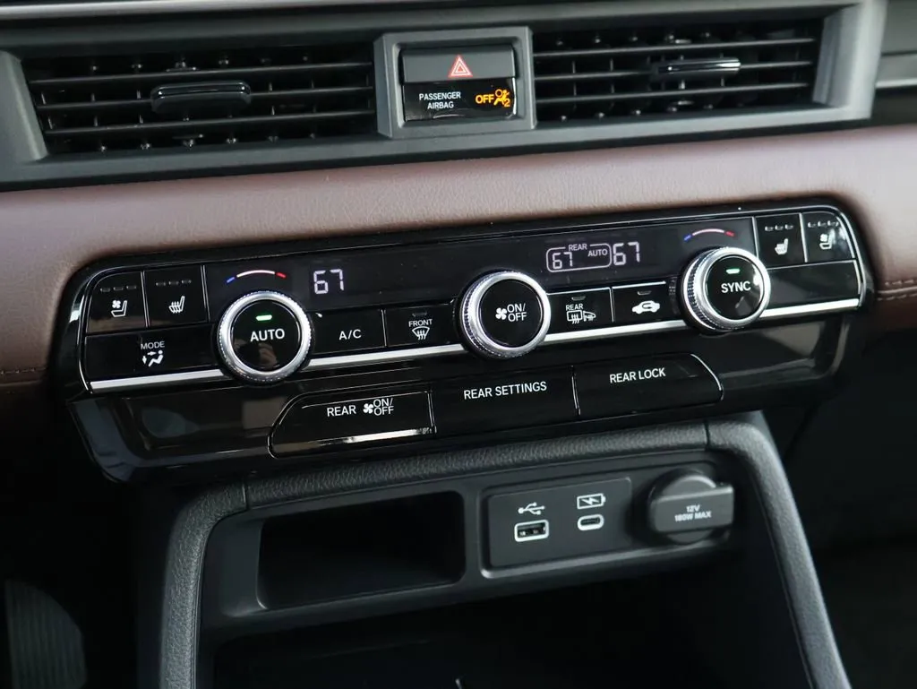 2025 Honda Pilot Elite - Photo 24