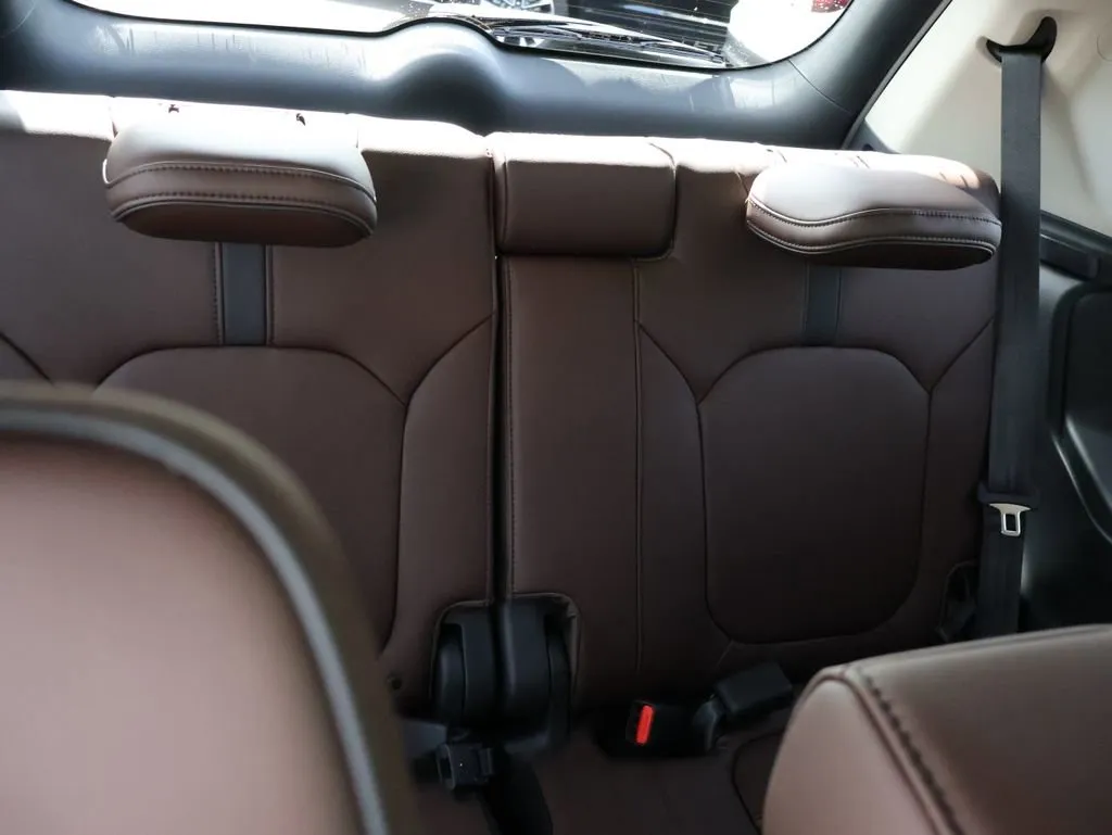 2025 Honda Pilot Elite - Photo 13