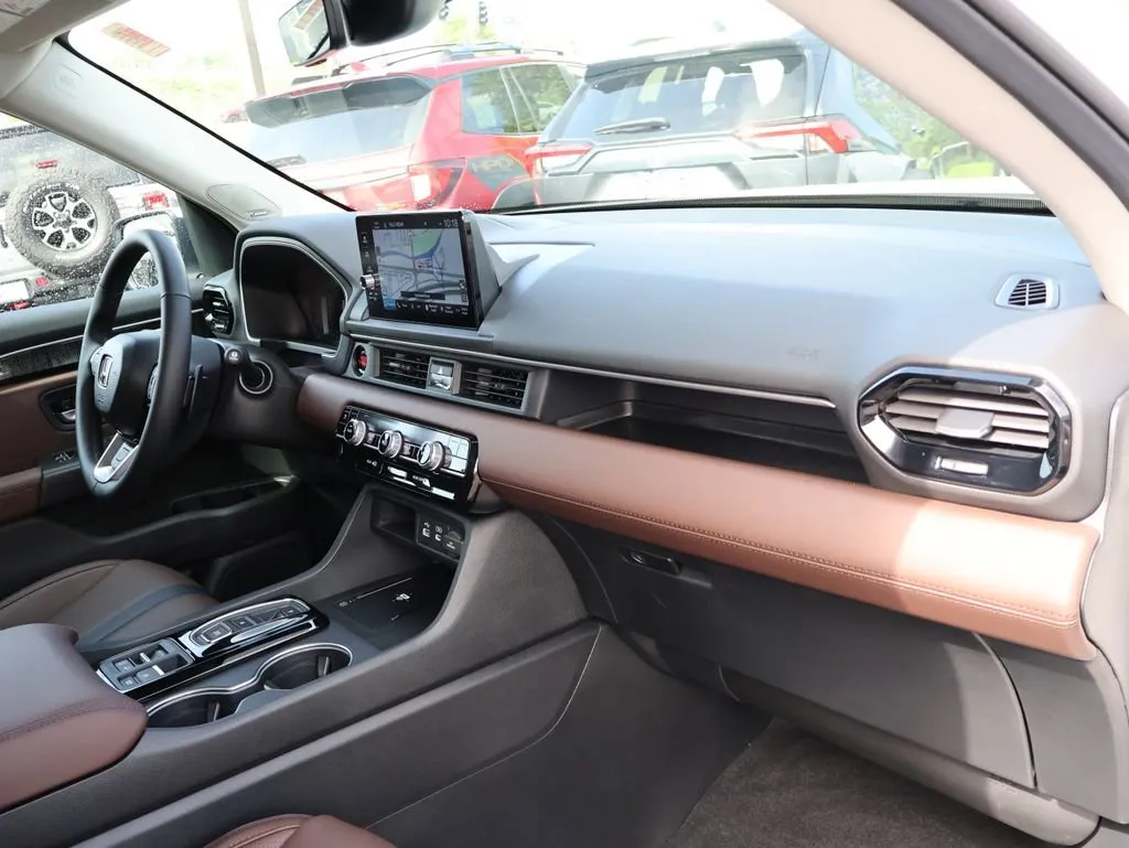 2025 Honda Pilot Elite - Photo 9