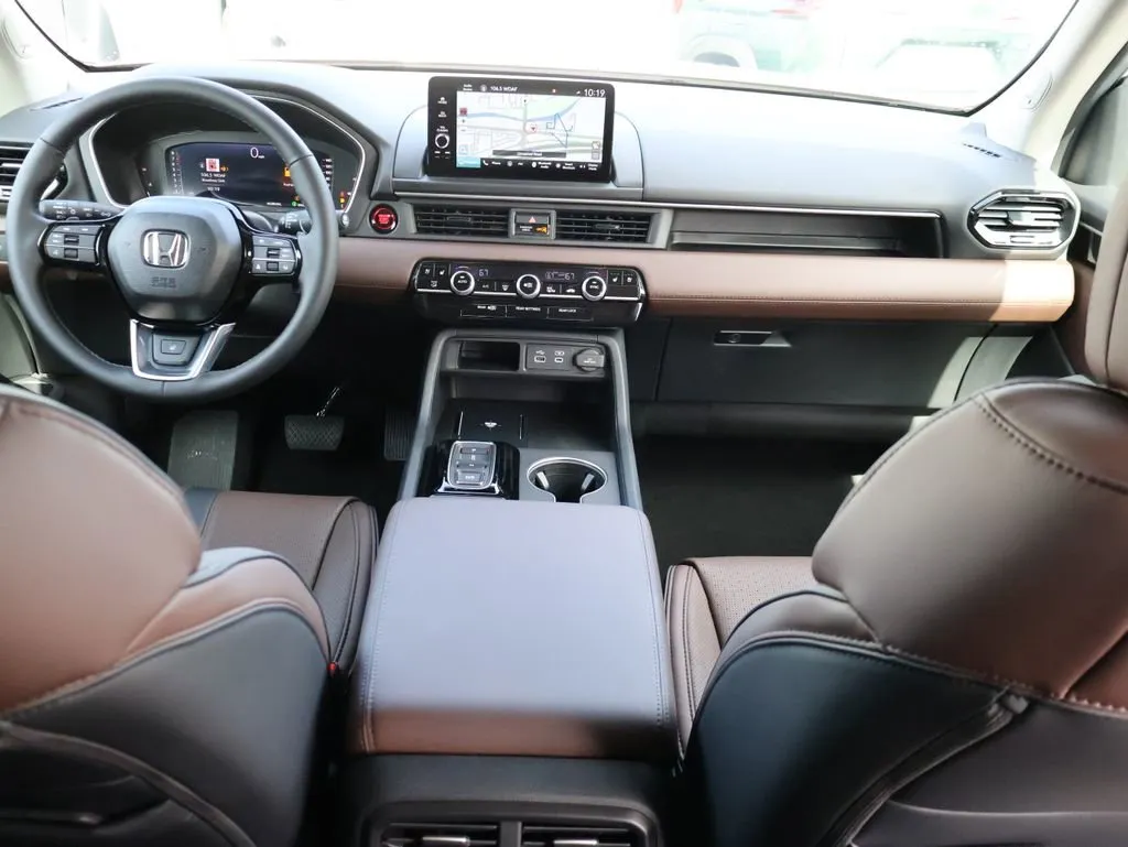 2025 Honda Pilot Elite - Photo 14