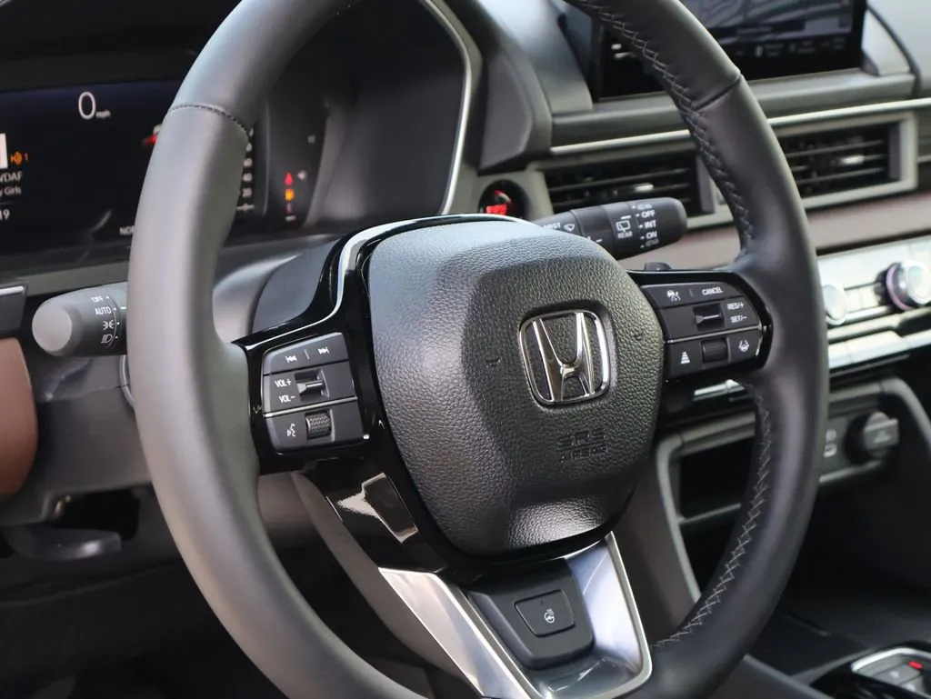 2025 Honda Pilot Elite - Photo 19