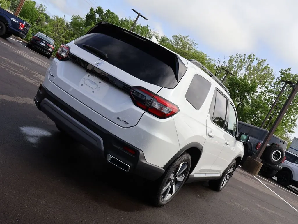 2025 Honda Pilot Elite - Photo 7
