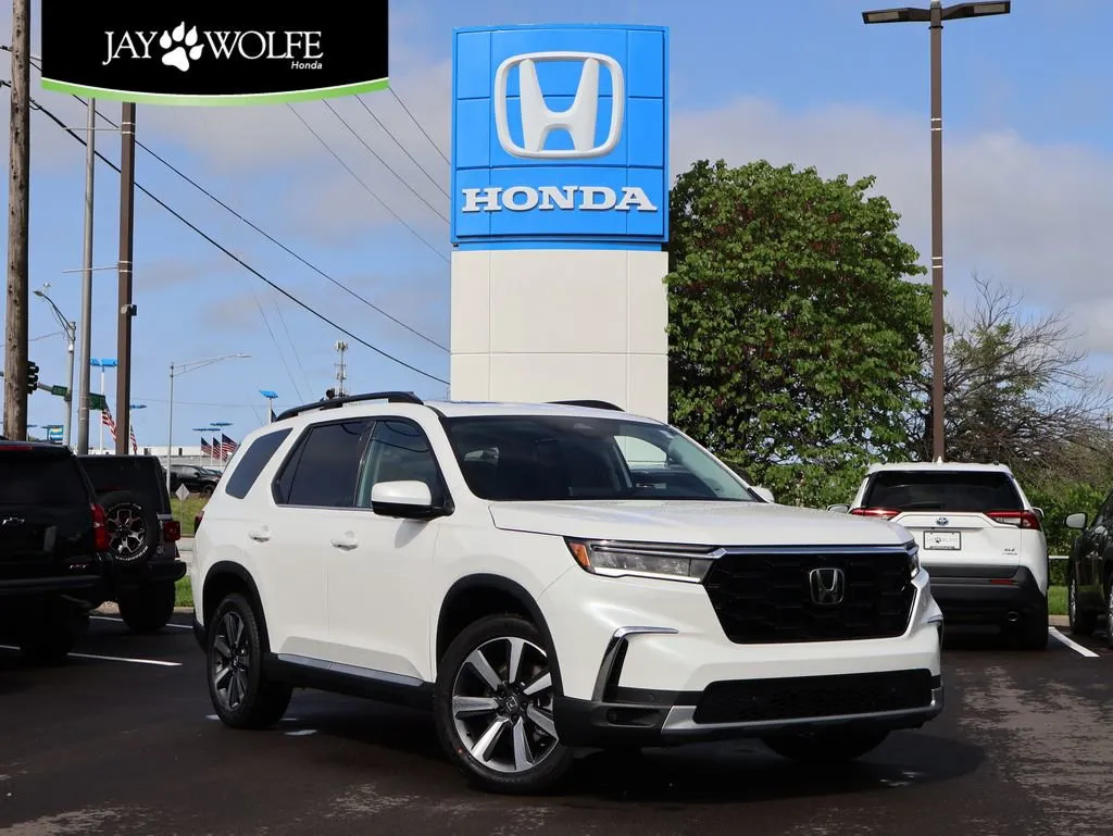 Used 2025 Honda Pilot Elite with VIN 5FNYG1H81SB178762 for sale in Kansas City