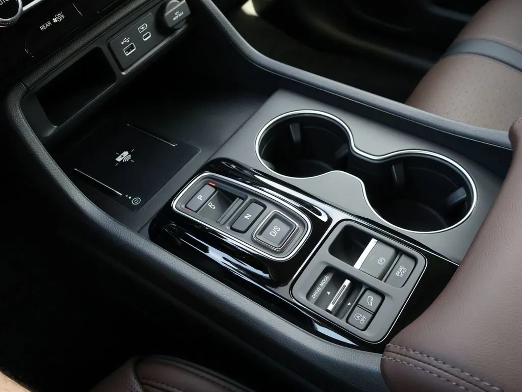 2025 Honda Pilot Elite - Photo 26