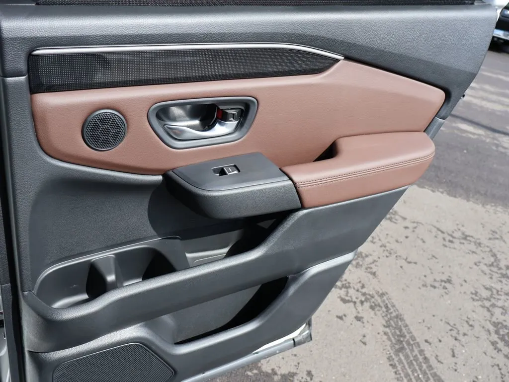2025 Honda Pilot Elite - Photo 15
