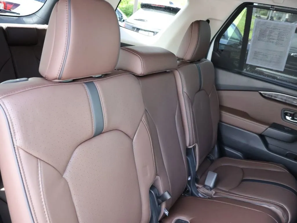 2025 Honda Pilot Elite - Photo 12