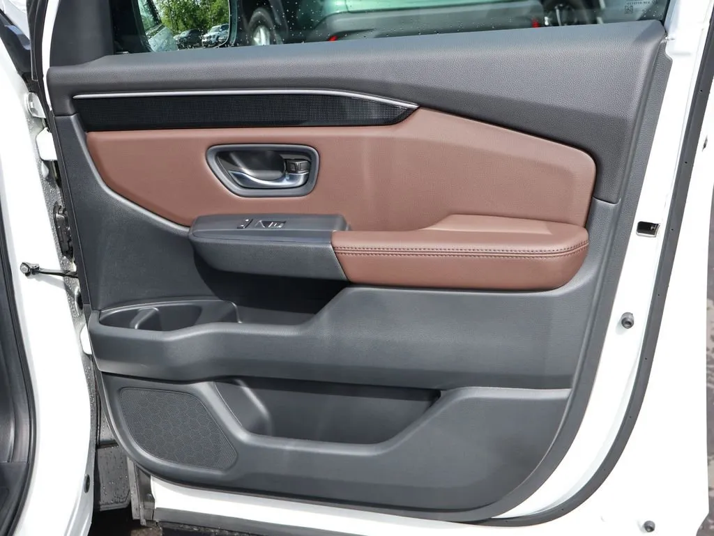 2025 Honda Pilot Elite - Photo 11