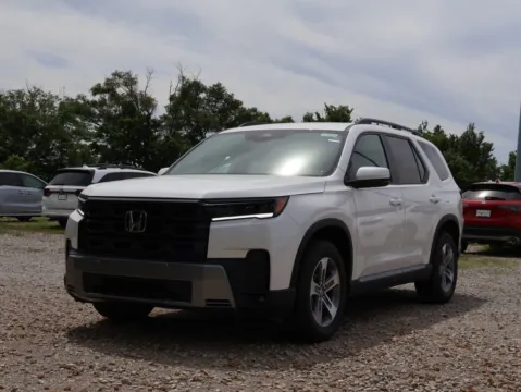 Another view of 2026 Honda Pilot EX-L for sale in Kansas City, MO at Jay Wolfe Honda