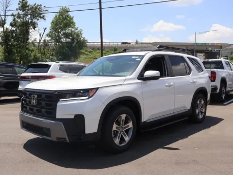 Another view of 2026 Honda Pilot EX-L for sale in Kansas City, MO at Jay Wolfe Honda